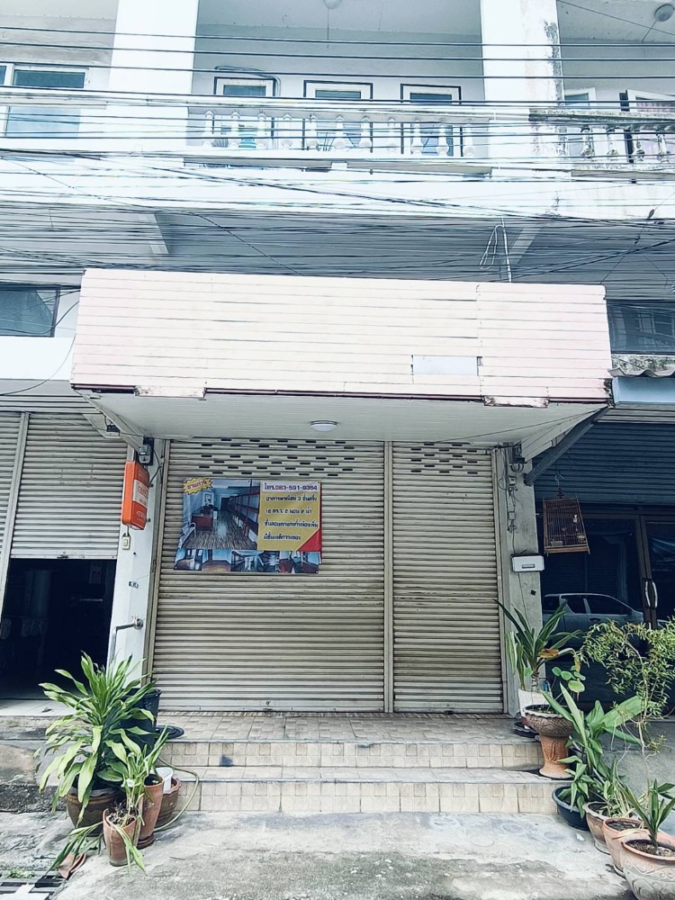 For SaleShop HouseNonthaburi, Bang Yai, Bangbuathong : For sale: 3 and a half storey commercial building, Chittakan Village, 2 bedrooms, 2 bathrooms, 16 sq m.