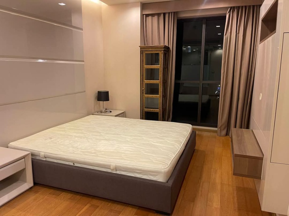 For RentCondoSathorn, Narathiwat : For rent: The Address Sathorn. Interested in details, make an appointment to view the room. #Add Line, very quick response. You can add Line. Line ID: @780usfzn (with @) Code: TADS.2026