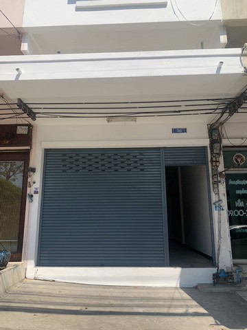 For RentShophousePattanakan, Srinakarin : Commercial building for rent, 4 floors, Laemthong Sports Village, Krungthep Kreetha, Prawet