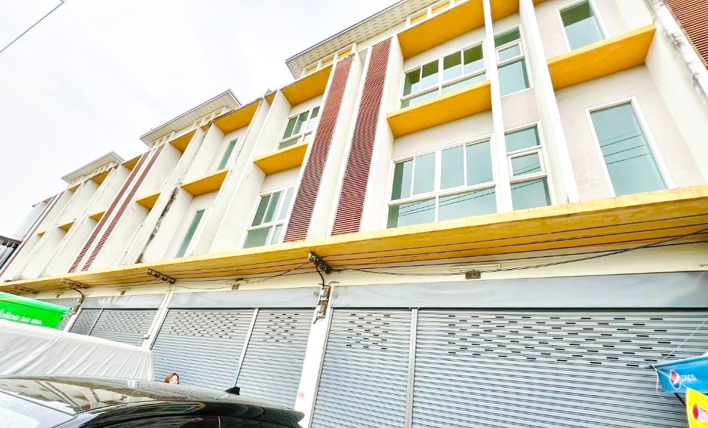 For SaleShophouseNawamin, Ramindra : 📣📣For sale ((At Home-Ramintra)) Khubon 13, 3-storey commercial building 📣📣 Good location, whether investing in renting out or running a business, it is worth it because it is close to Fashion Island, convenient to travel, the future appraisal price will d