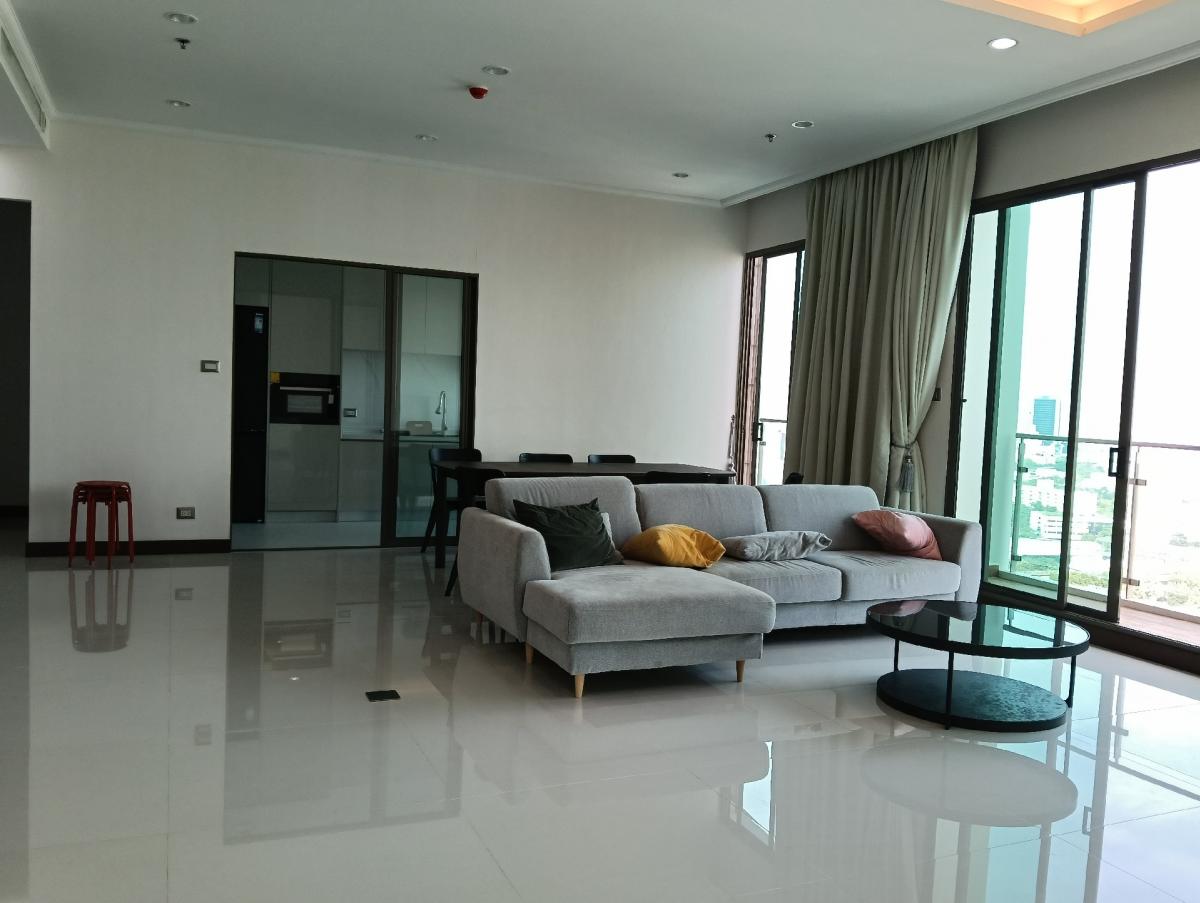 ให้เช่าคอนโดสุขุมวิท อโศก ทองหล่อ : 3 bedroom 3 bathroom Supalai Oriental sukgumvit 39 for rent plz +66954760193