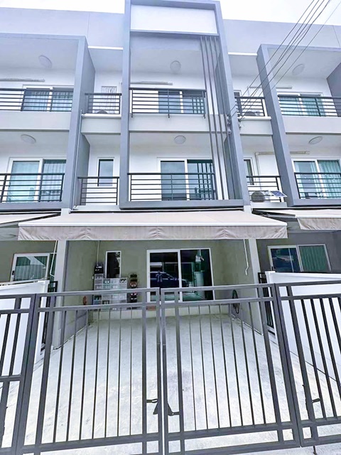 For RentTownhomeOnnut, Udomsuk : Ramkhamhaeng2 University 1.5km. MRT SuanLuang Rama9 3.6km. 2-storey townhouse Number One Market Ram2