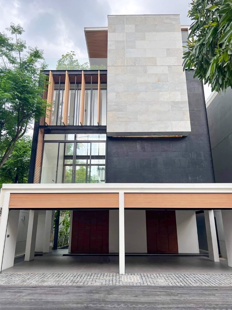 For SaleHouseKaset Nawamin,Ladplakao : Luxury Ready-to-Move-In Home, SUPER LUXURY CLASS Only 500 meters from Kaset-Nawamin Road. For sale: Exclusive detached house at The Primary V Kaset-Nawamin, just 4 minutes to the Ekkamai-Ramindra Expressway.