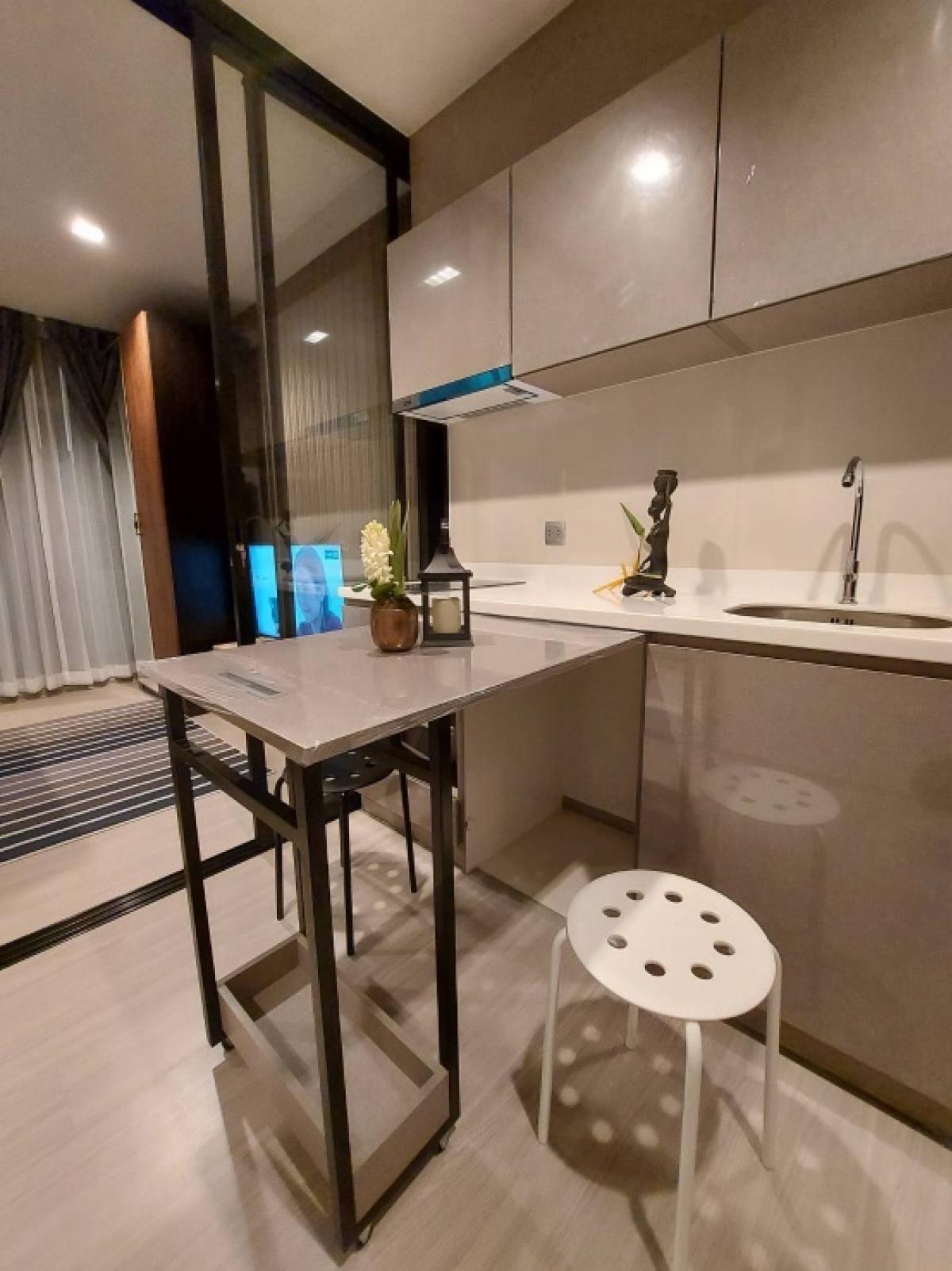 For SaleCondoRama9, Petchburi, RCA : For Sell!! Life Asoke - Rama 9 Price 3.65 MB Cheapest price on the market🔥Studio size 25.92 sq.m. Contract Aomam (agent) Tel./Line id : 0955871692 WhatsApp : +66 95 587 1692