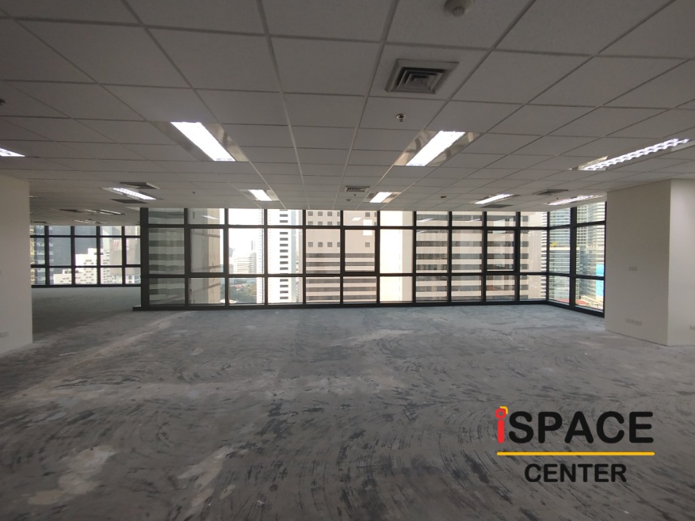 For RentOfficeSilom, Saladaeng, Bangrak : Office for rent, next to BTS Sala Daeng and MRT Silom, starting at 60-1,200 sq m. Decorated, corner room, Lumpini Park view, convenient transportation, ready to work