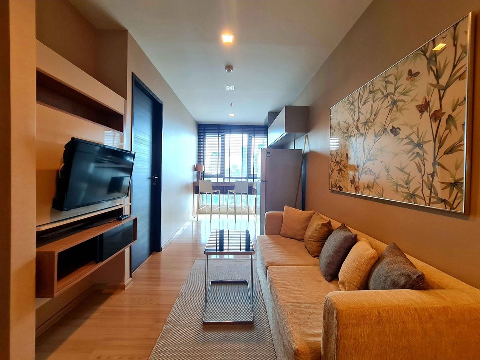 For RentCondoSathorn, Narathiwat : ++For urgent rent++ RHYTHM Sathorn** 1 bedroom, 35 sq m., fully furnished, high floor!!!