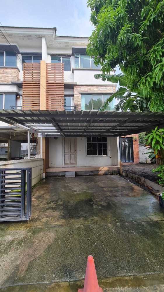 For SaleTownhouseRamkhamhaeng, Hua Mak : For sale: 3-storey townhouse, Town Plus Huamark, Krungthep Kreetha Road 7 (end house with garden area)