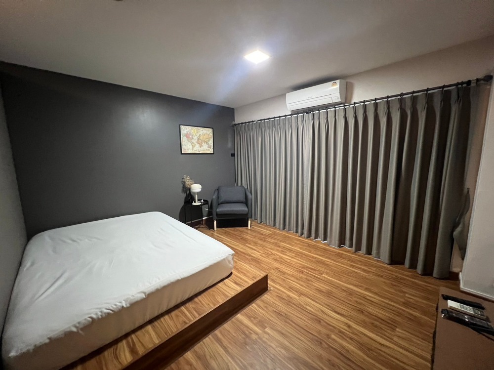 For RentCondoRatchadapisek, Huaikwang, Suttisan : Condo for rent, 5 minutes walk to MRT Cultural Center, Big C, The Street Ratchada, CW TOWER, RS TOWER, FORUM TOWER, Thai Life Insurance Building