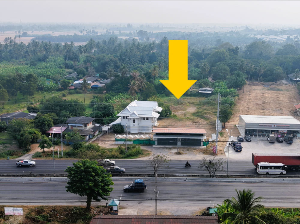 For SaleLandCha-am Phetchaburi : Proven Opportunity! Earn 1 Million THB Monthly!    For Sale! Developed Land with a Home Café   Located on Phetkasem Road, Tha Yang, Phetchaburi. Perfect for business ventures on a major highway to Southern Thailand  with