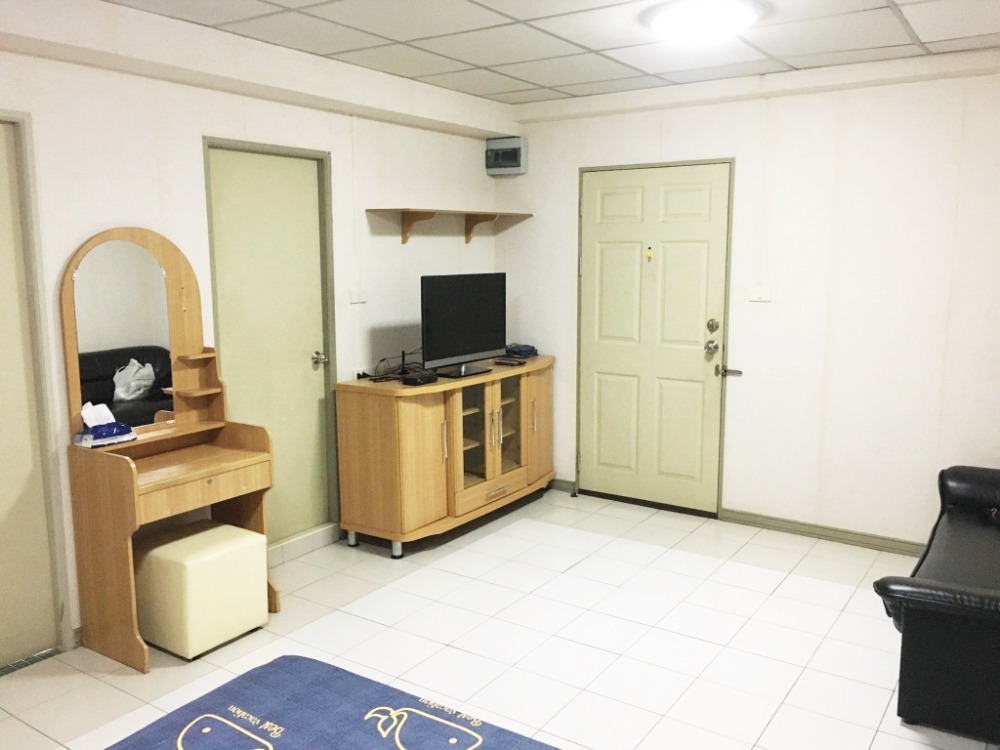 For RentCondoLadprao101, Happy Land, The Mall Bang Kapi : Condo for rent: Lumpini Center Lat Phrao 111 (Studio room), 8th floor, near the Yellow Line, Lat Phrao 101 Station