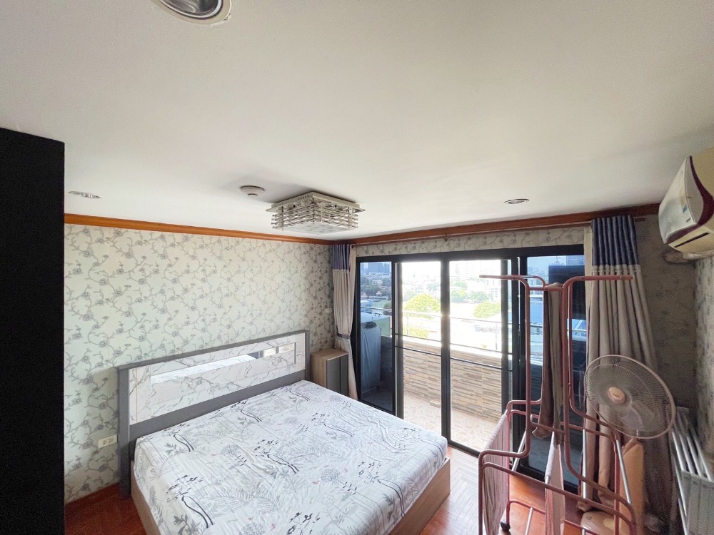 For SaleCondoSilom, Saladaeng, Bangrak : For sale, Si Phraya River View, 3 bedrooms, 124 sqm., large room, good condition, Chao Phraya River view.