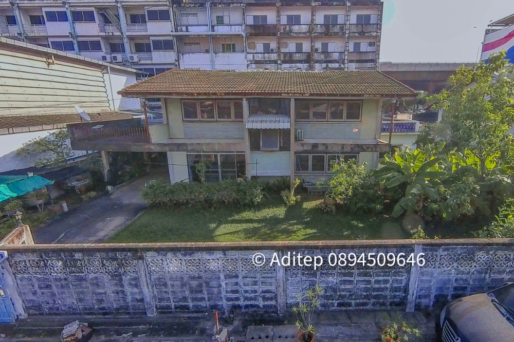 For SaleLandRama9, Petchburi, RCA : House for sale with land 151 sq.w. in Soi Rama 9 Soi 43, excellent location, only 100 m. into the alley from Rama 9 Road and only 400 m. from The Nine Center Rama 9.