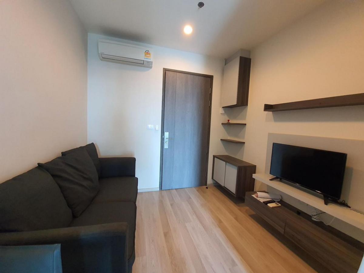 For SaleCondoRatchadapisek, Huaikwang, Suttisan : For sale cheap, Centric Condo, Centric Ratchada-Huai Khwang, project on Ratchada Road, near MRT Huai Khwang, beautiful room on the 23rd floor, very good view.