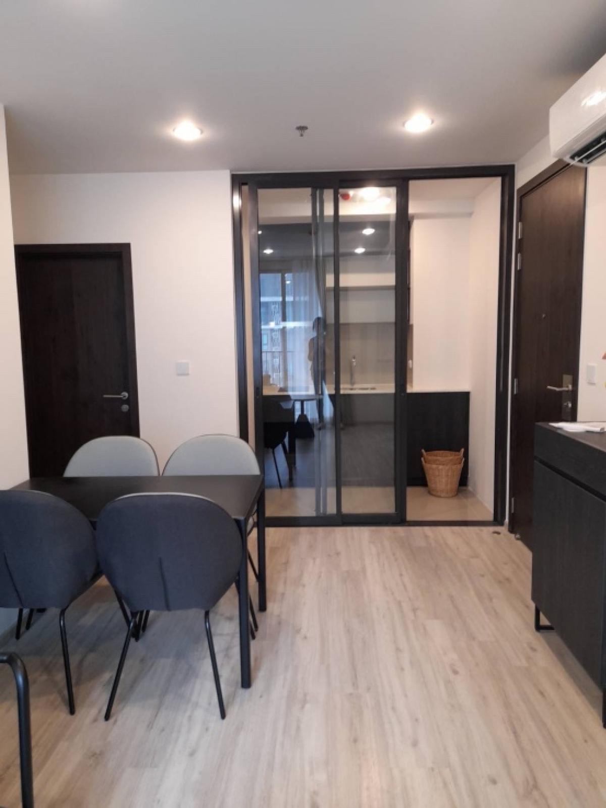 For SaleCondoRatchadapisek, Huaikwang, Suttisan : For sale: 2 bedrooms, size 59 sq m., new and beautiful room, XT Huai Khwang, near MRT Huai Khwang, only 100 meters away.