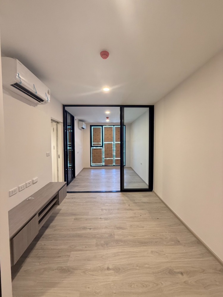 For SaleCondoVipawadee, Don Mueang, Lak Si : 𝐒𝐎 𝐎𝐫𝐢𝐠𝐢𝐧 𝐏𝐡𝐚𝐡𝐨𝐥 𝟔𝟗 New condo, ready to move in, room size 29 square meters.