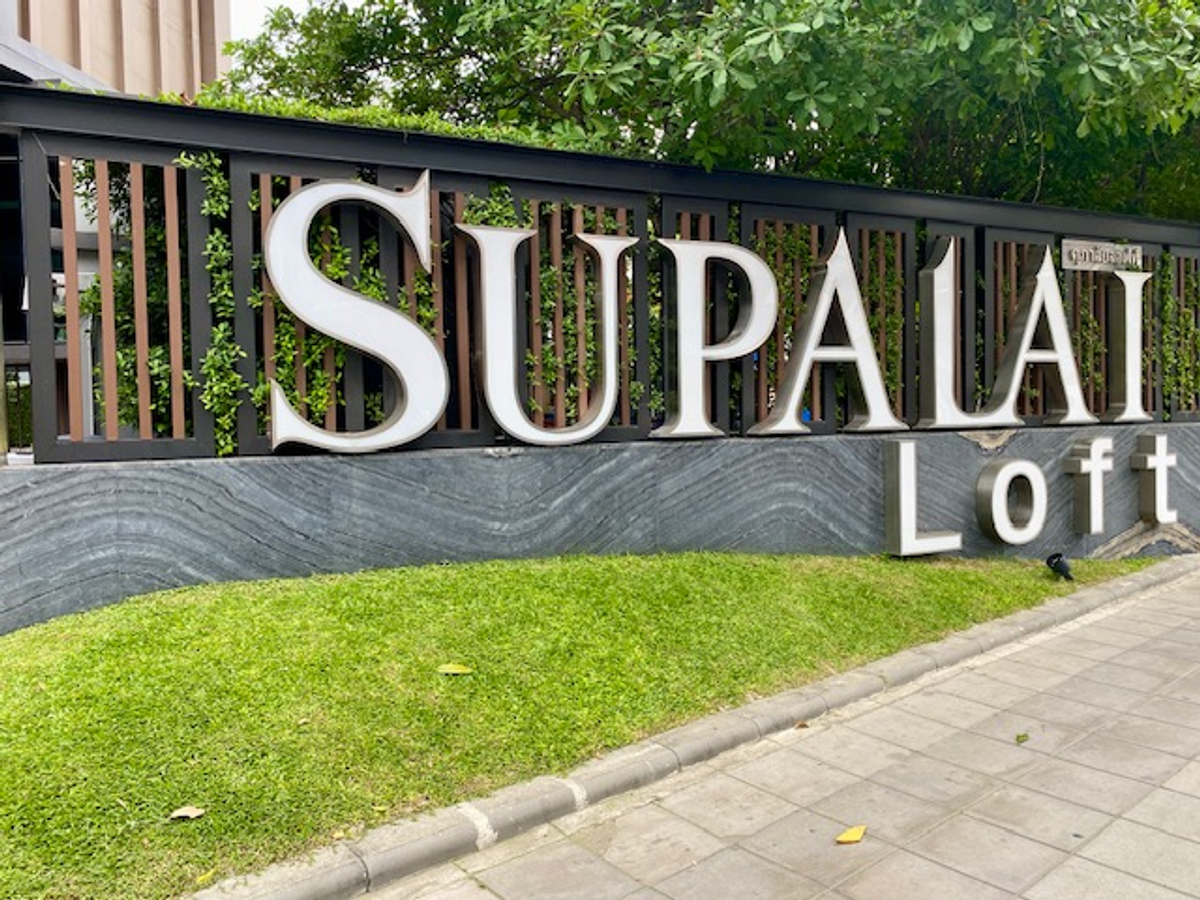 For SaleCondoWongwianyai, Charoennakor : New 2 bedroom condo for sale near the BTS and ICONSIAM shopping mall, Supalai Loft Wongwian Yai project