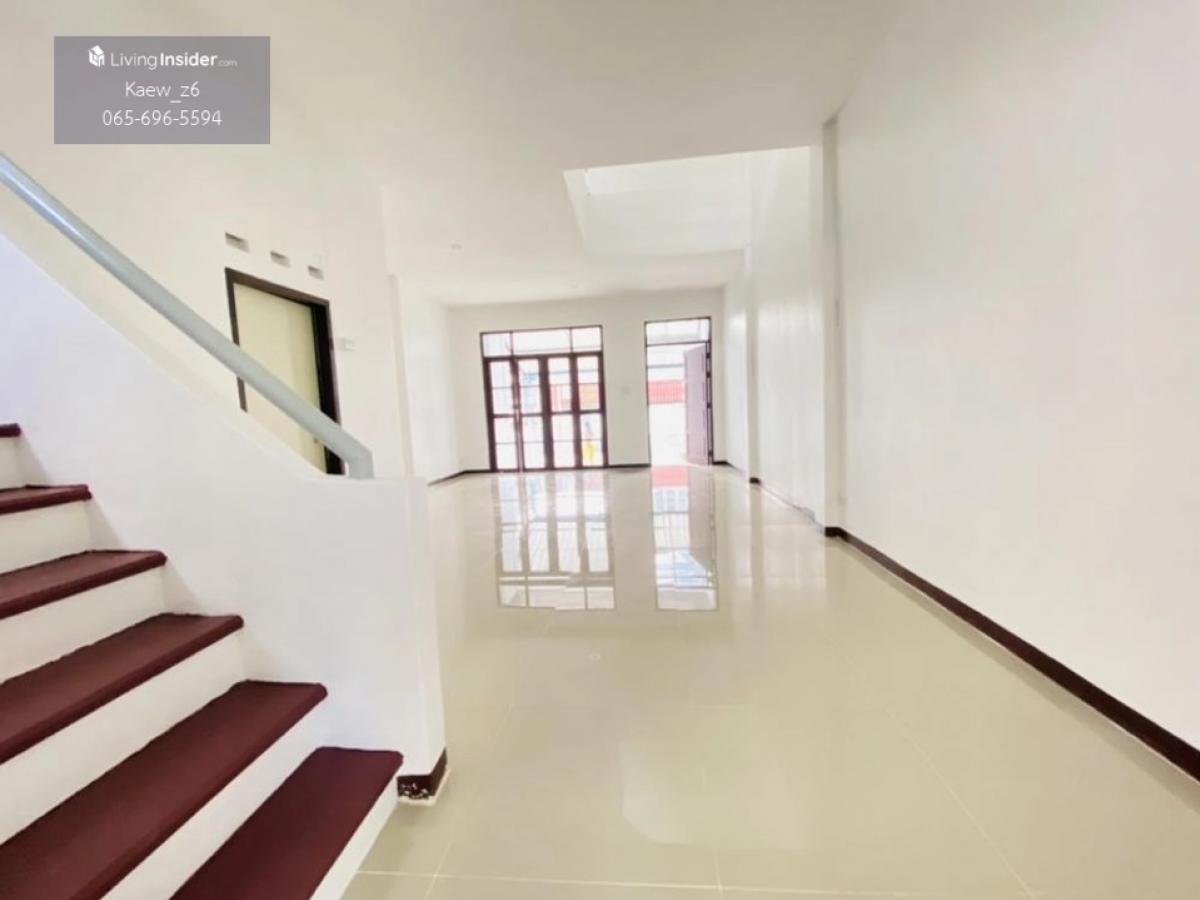 For SaleTownhomeBangna, Bearing, Lasalle : #Urgent sale, 3-storey townhouse, newly renovated, with roof terrace, Lasalle 24✨ Prime location, connected to city life, near BTS Bearing