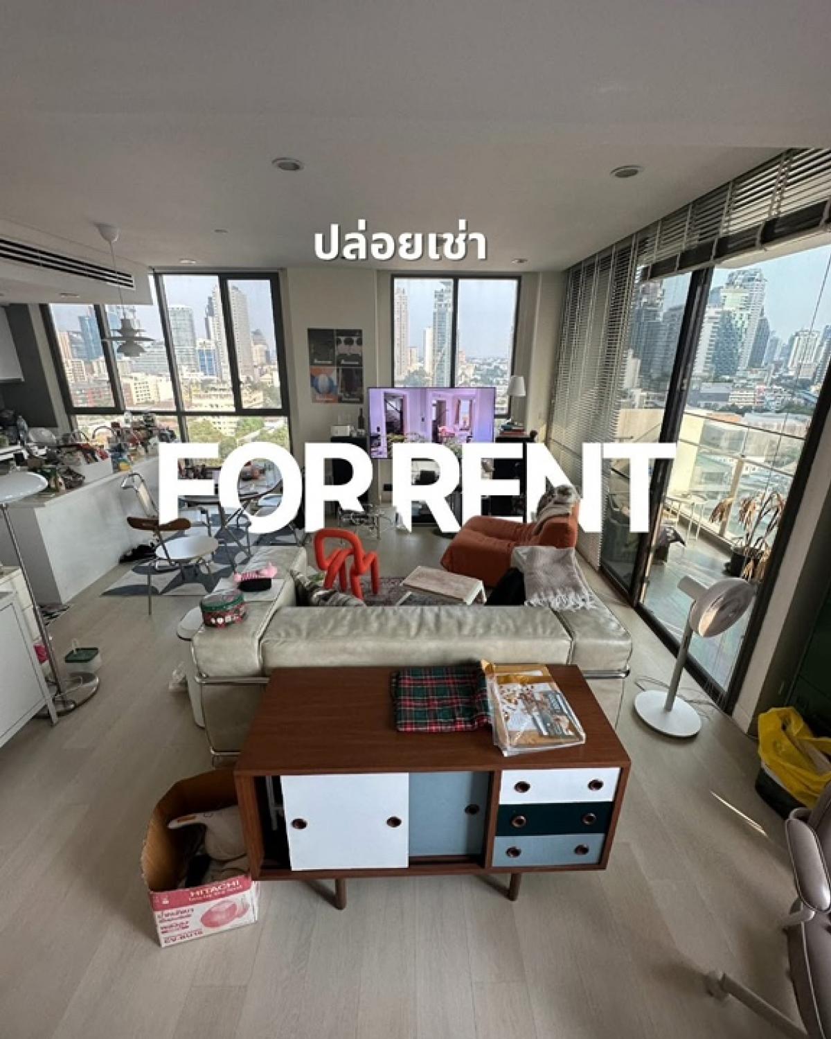 ให้เช่าคอนโดสุขุมวิท อโศก ทองหล่อ : ให้เช่าคอนโด Studio Renovate ใหม่ ขนาดใหญ่ พร้อมอยู่!