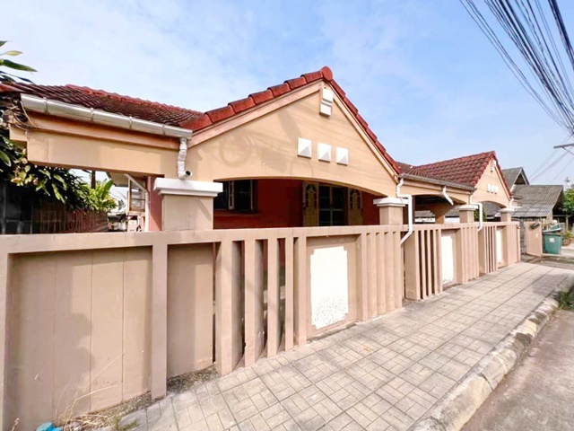 For RentHouseRattanathibet, Sanambinna : Pet Friendly Central Chaengwattana 900 m. Single-storey detached house 3 bed 1 bath 61 sq.wa.245 sq.