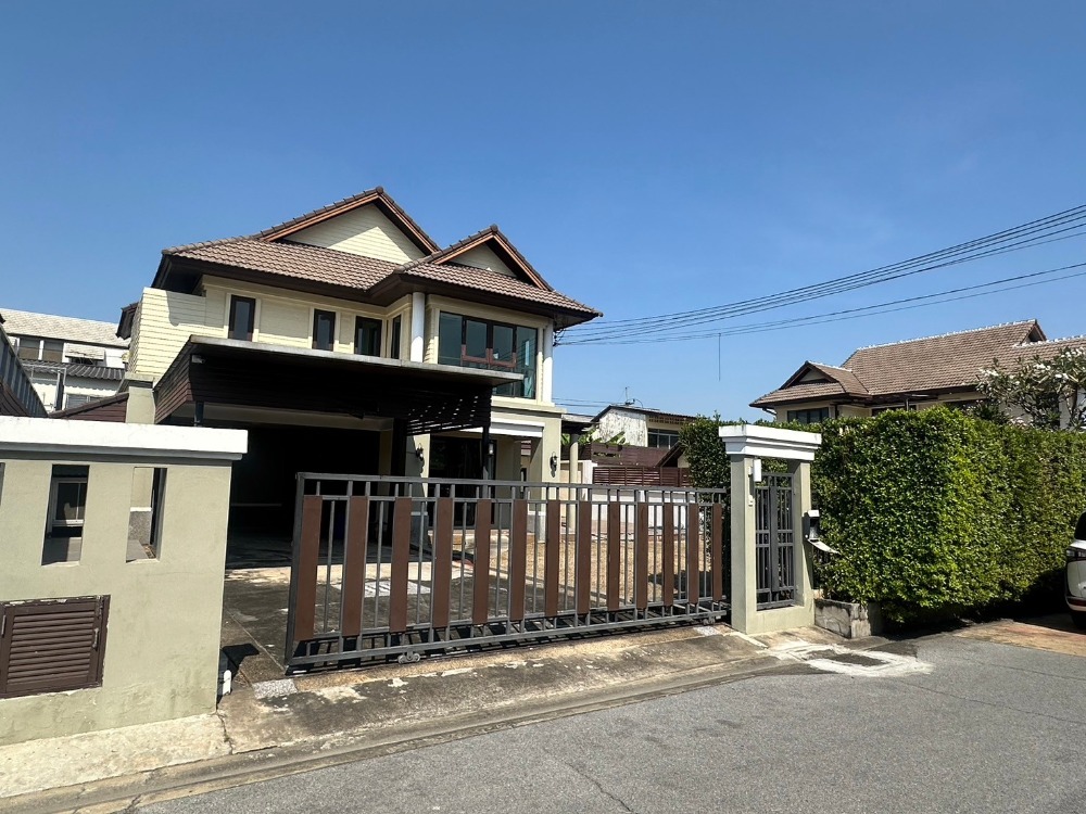 For SaleHouseKaset Nawamin,Ladplakao : ✨**Single Detached House for Sale: Areeya Suwana 1 Village**✨