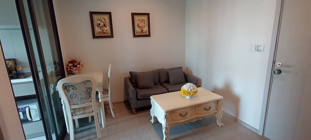 For RentCondoOnnut, Udomsuk : For Rent Life Sukhumvit 62 Condominium 1 Bedroom 1 Bathroom 30 Sq.m. on 12th Floor Fully Furnished, Good Condition, Ready to move in Rental Price 15,000 Baht/month