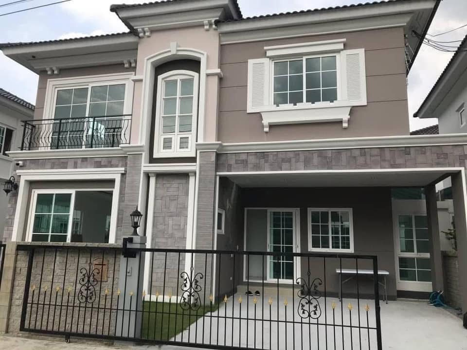 For RentHouseBang kae, Phetkasem : 2-storey detached house with furniture, beautifully decorated, for rent in the Kanlapaphruek-Tha Phra area, near Metro Town, only 750 meters away.