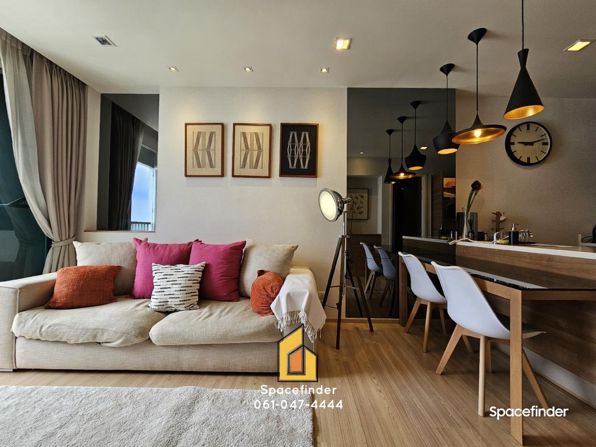 ให้เช่าคอนโดสะพานควาย จตุจักร : 1 Bedroom Unit For Rent 800 m. to Saphankwai BTS Station / 1.3 km. to Ari BTS StationProject : Rhythm Phahon-Ari45 sq.m.1 Bedroom1 Shower with separate toilet High floorFully furnished with electric appliances including washer and dryer. Rental price : 23