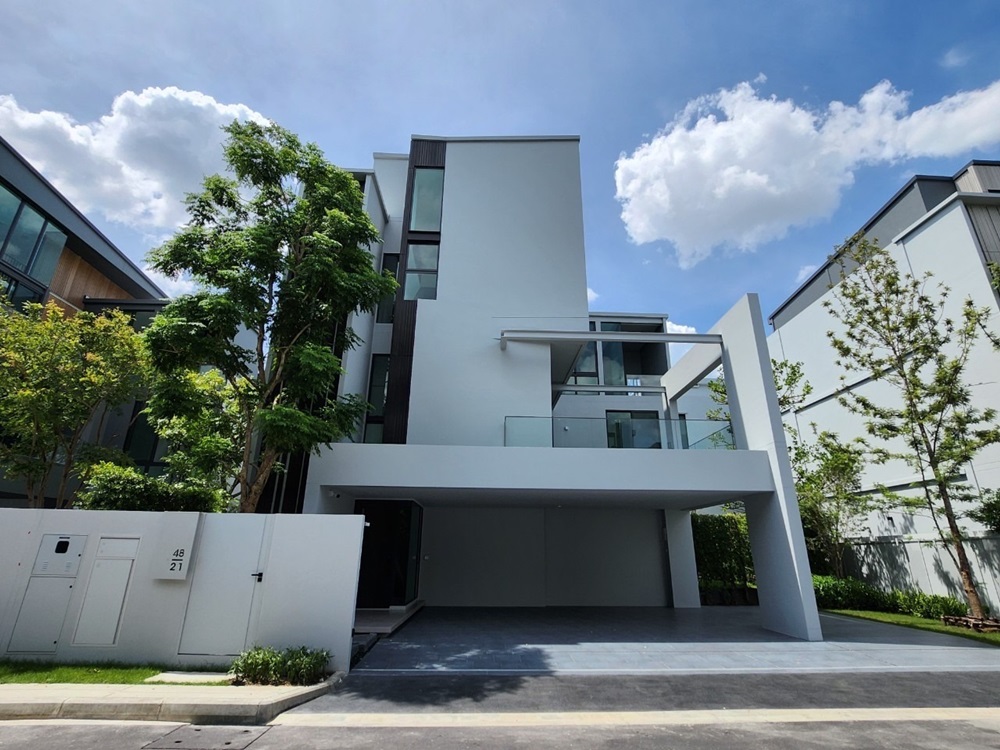 For RentHousePattanakan, Srinakarin : ✨ Luxury house for rent in the premium project “Vive Krungthep Kreetha“ ✨