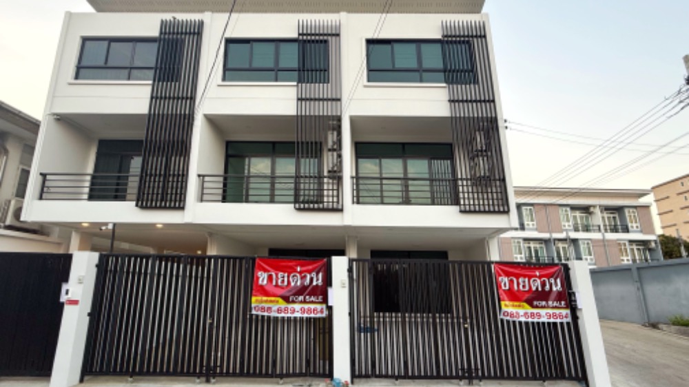 For SaleTownhomeBang Sue, Wong Sawang, Tao Pun : 🏠 #Tiwanon Townhome, new 3-storey, modern minimalist style, cheap price, good location, in the heart of Nonthaburi, near the Purple Line #Free solar cells #Free air conditioner #Free transfer ❝Only 4,200,000 baht❞ ♻️ #Smart home, energy saving, free solar