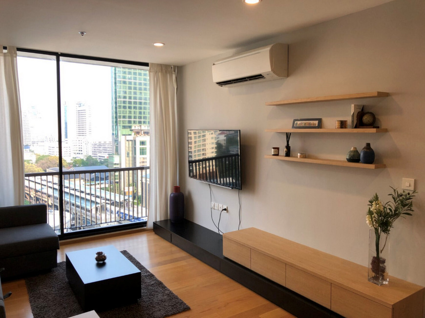 ให้เช่าคอนโดสาทร นราธิวาส : สอบถามโทร : 085-539-4541 ให้เช่า หรือ ขาย Condo Noble Revo Silom ใกล้รถไฟฟ้า BTS สุรศักดิ์ ขนาด 50 ตารางเมตร 1 ห้องนอน ชั้น17 ห้องมุม ตกแต่งครบ