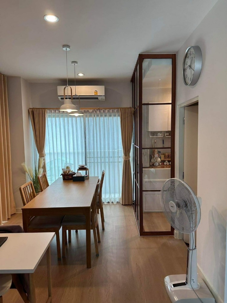 For RentTownhouseSeri Thai, Ramkhamhaeng Nida : (For rent) Baan Klang Muang Ladprao - Serithai (Baan Klang Muang Ladprao-Serithai) 3-storey townhouse, located on the main road, the only one in the Ladprao-Bangkapi area.