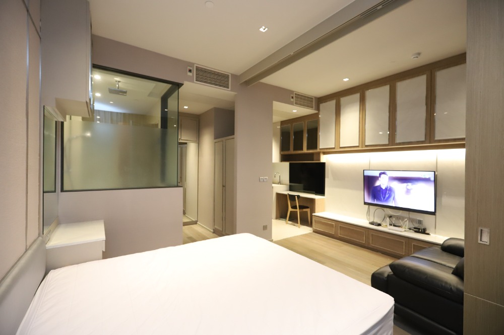 For RentCondoSilom, Saladaeng, Bangrak : (For rent) Ashton Silom 350 m. from BTS Chong Nonsi