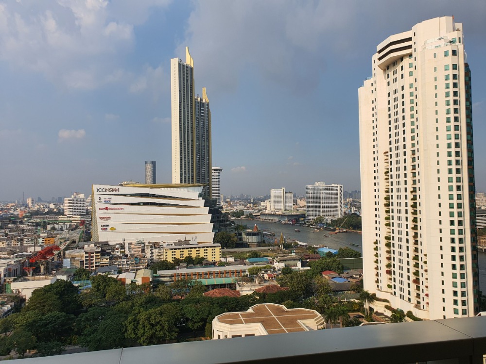 ให้เช่าคอนโดวงเวียนใหญ่ เจริญนคร : 3 bedrooms for rent at The River Condo Charoenakorn Soi 13 房租