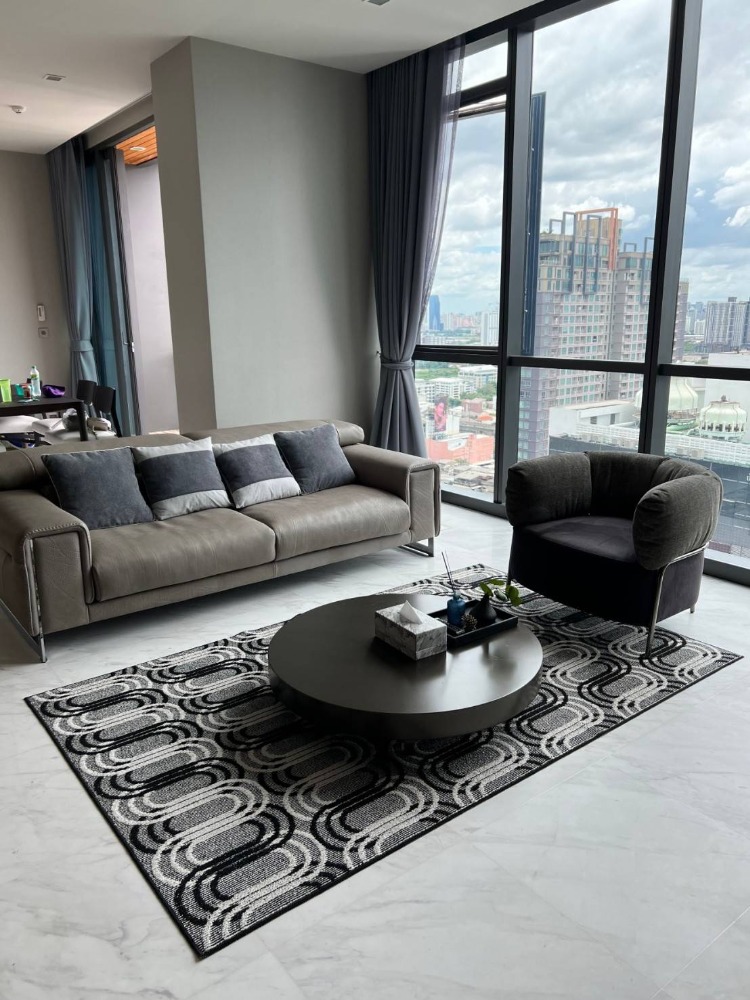 For RentCondoSukhumvit, Asoke, Thonglor : ♦ Modern Decoration ♦ High floor 20+, 125.00 sq.m. | 2 bedrooms | Condo Near J Avenue Thonglor 2 mins., BTS Thonglor 5 mins. and Donki Mall 7 mins.