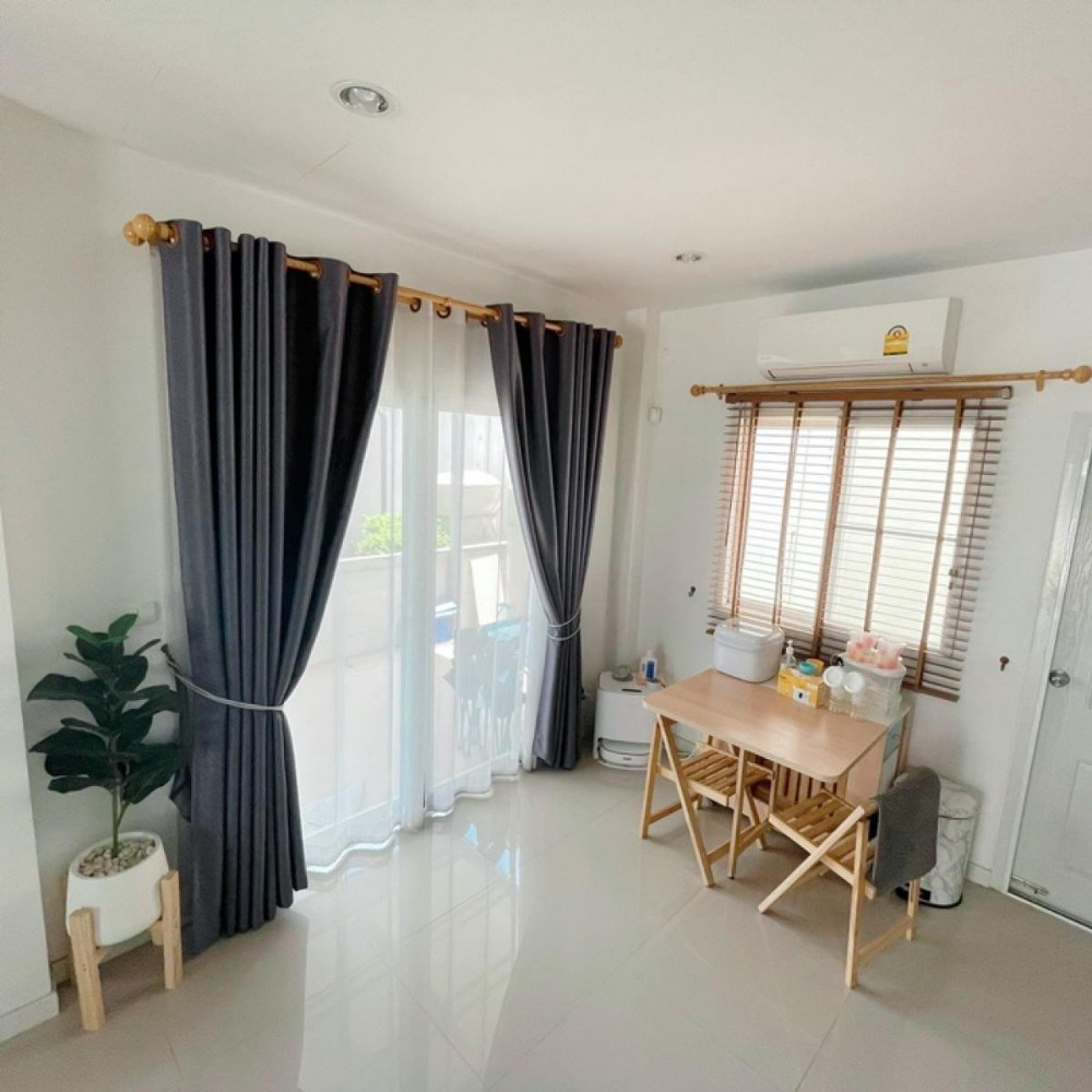 For SaleHouseOnnut, Udomsuk : For sale: large semi-detached house, Chuen Chuen Park, On Nut-Wongwaen, semi-detached house style