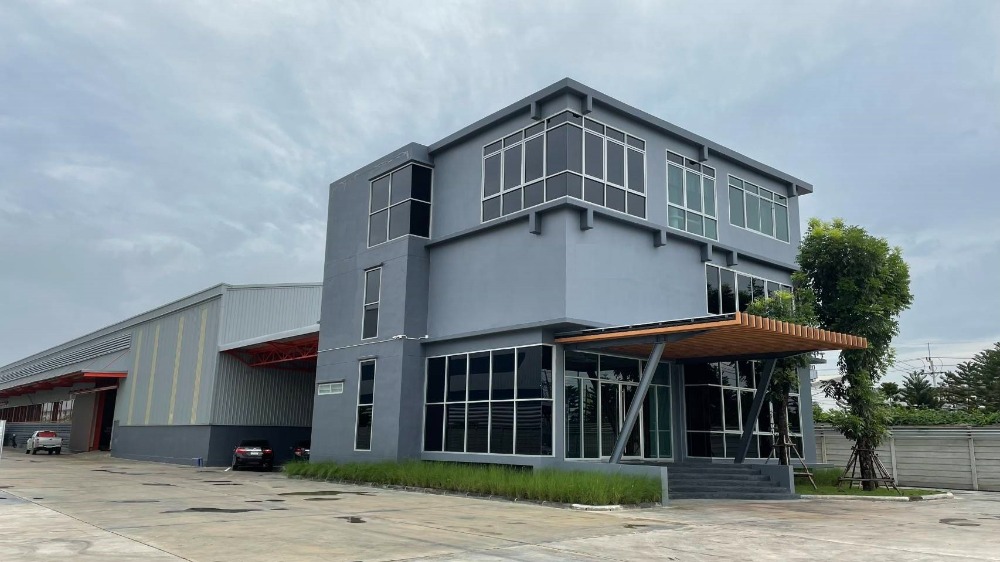 For RentWarehousePathum Thani,Rangsit, Thammasat : Warehouse for rent, 1,200 sq m, with 5-ton crane and 3-storey office building, next to Lam Luk Ka Ring Road, Khlong 5