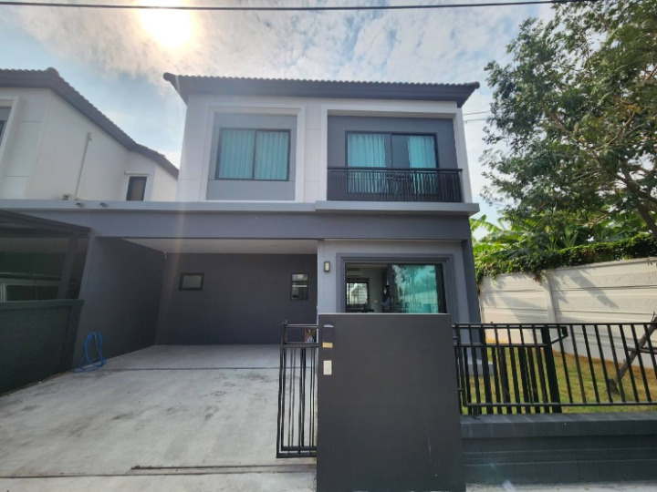 For RentHouseSamut Prakan,Samrong : Single house for rent, Britannia Bangna-Theparak, near Bang Bo Hospital, only 3 minutes.