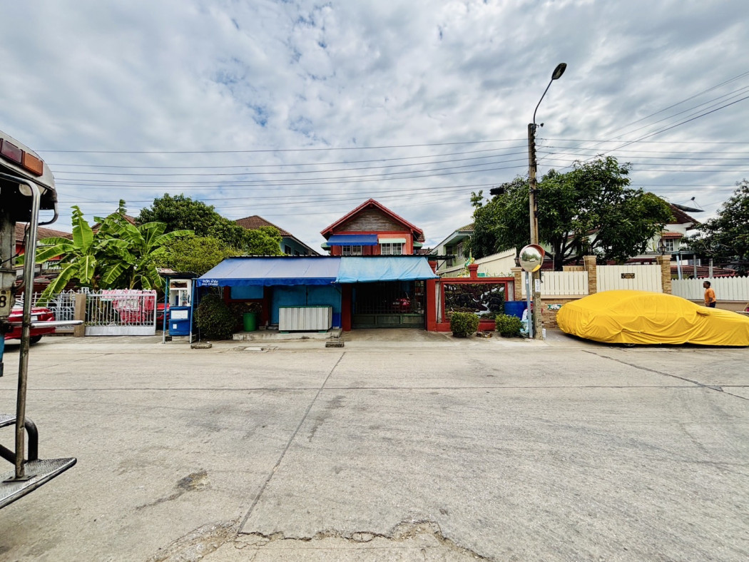 For SaleHouseSamut Prakan,Samrong : Single house for sale, Phra Samut Chedi, Nakhon Thong Niwet Village, usable area 154 sq m, size 66.5 sq wa, Suk Sawat Road