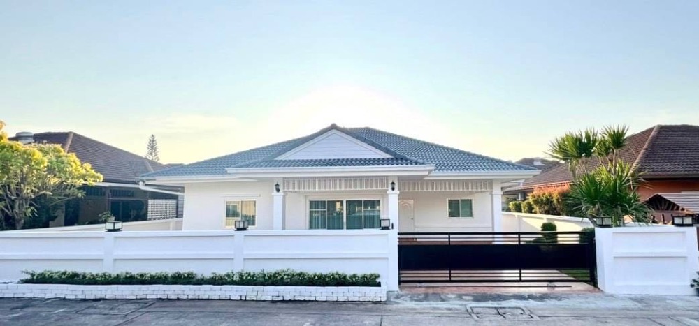 For SaleHousePattaya, Bangsaen, Chonburi : Single-storey villa, 4 bedrooms, 2 bathrooms, only 5.99 million baht.