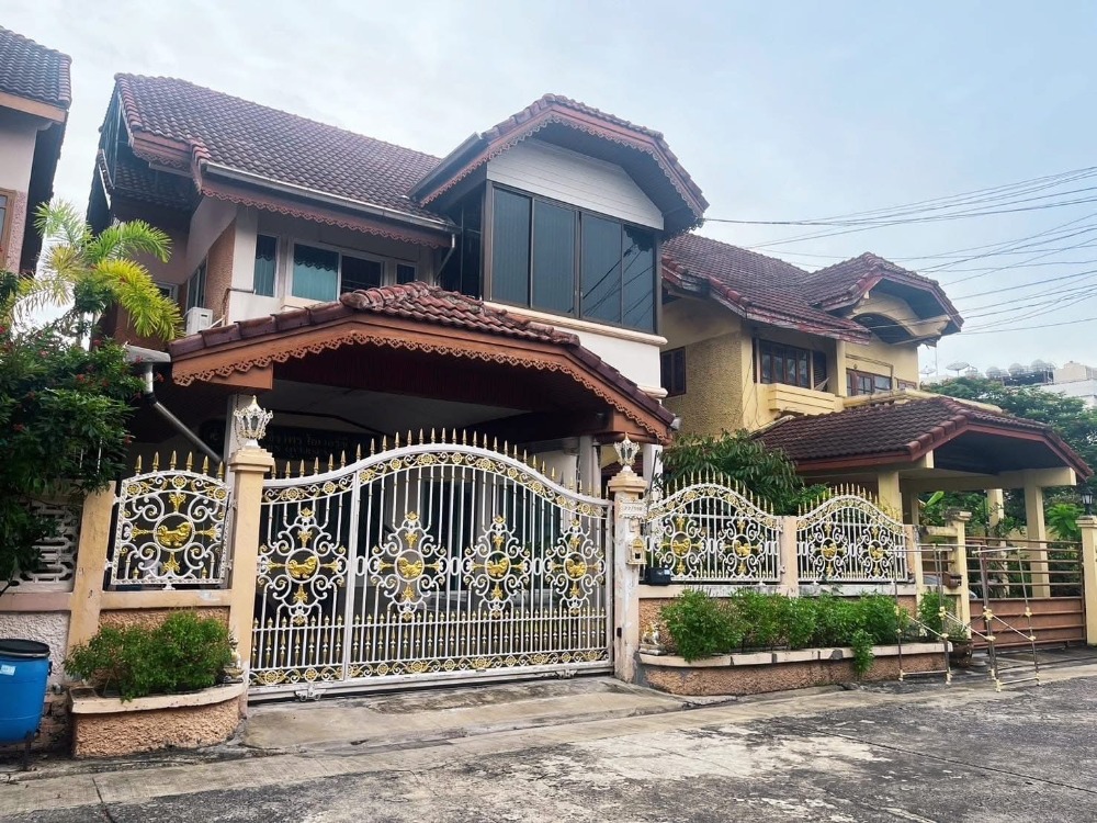 ขายบ้านลาดพร้าว เซ็นทรัลลาดพร้าว : บ้านเดี่ยว ลาดพร้าว ซอย 3 / 3 ห้องนอน (ขาย), Detached House Lat Phrao Soi 3 / 3 Bedrooms (SALE) MEAW583