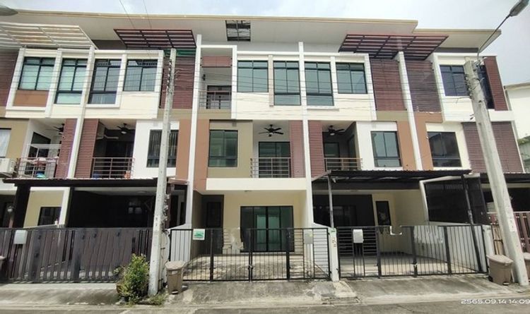 For RentTownhouseEakachai, Bang Bon : Signature Ekamai 64/5 for rent, every room has air conditioning, near Central Rama 2, 064-974-2441