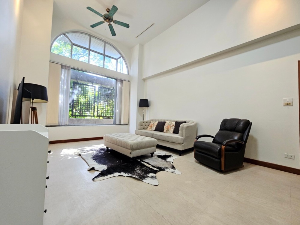 For SaleCondoWitthayu, Chidlom, Langsuan, Ploenchit : OWNER POST! All SEASONS MANSION CONDO FOR SALE: 1 BED 1 BATH 1 LIVING - 78.75 sqm with High Ceiling garden view and large windows in all rooms. BTS PLOENCHIT