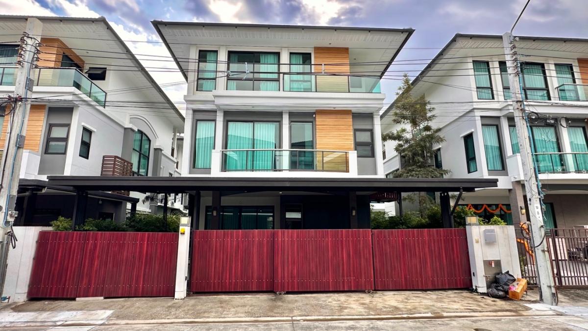 For RentHouseLadkrabang, Suwannaphum Airport : For rent, Supalai Essence-Suan Luang Village Project 
 🛌 : 5 bedrooms = 2 large bedrooms with bathtub, 1 bedroom with Walk-in Closet with private bathroom, another 3 bedrooms, separate bathrooms