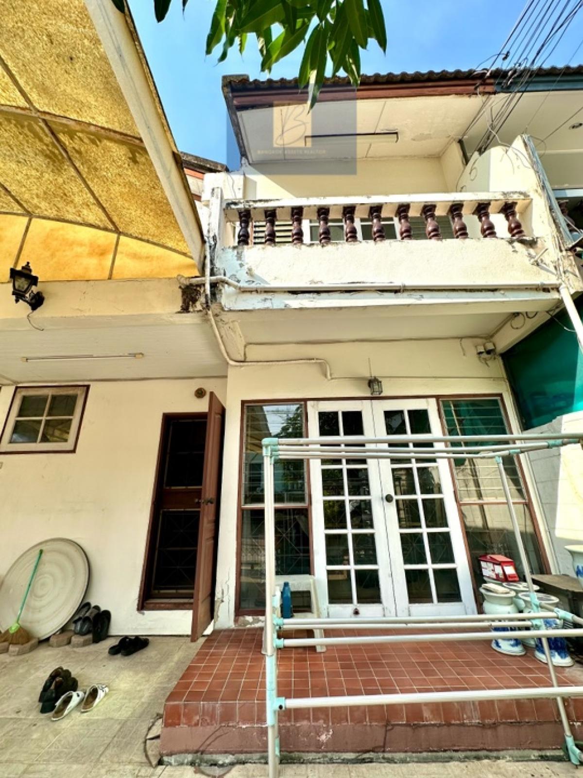 For RentTownhouseOnnut, Udomsuk : Townhouse for rent in Soi On Nut 46/1, near MRT Srinuch 900 meters, 2 storeys.