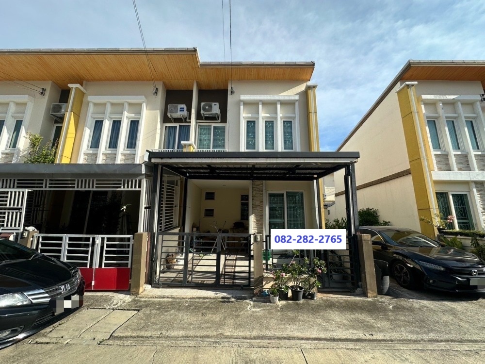 For SaleTownhouseLadkrabang, Suwannaphum Airport : Corner house, 16.9 sq m, 3 bedrooms, 2 bathrooms, 2-storey townhouse, Golden Town, On Nut, Lat Krabang