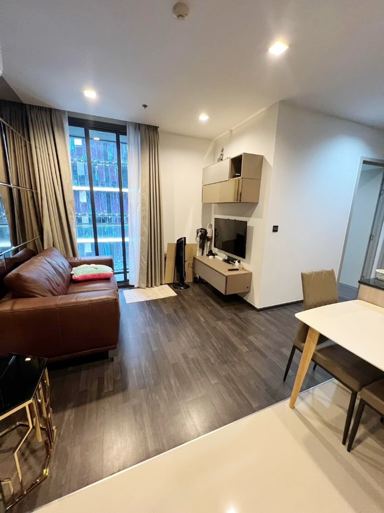 For RentCondoRama9, Petchburi, RCA : The Line Asoke-Ratchada (The Line Asoke Ratchada) 46 sq m. 16th floor, fully furnished room 28,000 baht, 2 bedrooms - 1 bathroom (2 bedrooms but the owner adjusted it to 1 bedroom + 1 dressing room) 0992516615