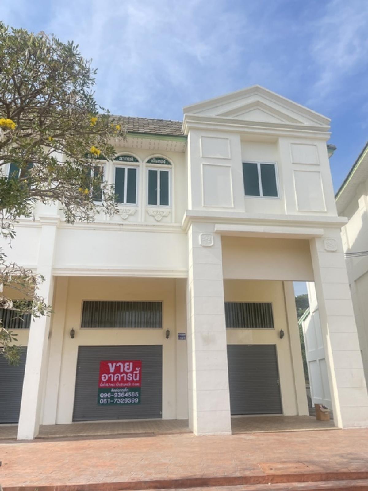 For SaleShophouseAyutthaya : Sale #Shop House 3 Storey at main road Km.44 Poo Taud 66.7 sqw wide 9 meterDeep 15 meter 3 bedroom 4 bathroom #Can do business & stay Tambon Tamai Maharat Phanakorn Si Ayuthaya