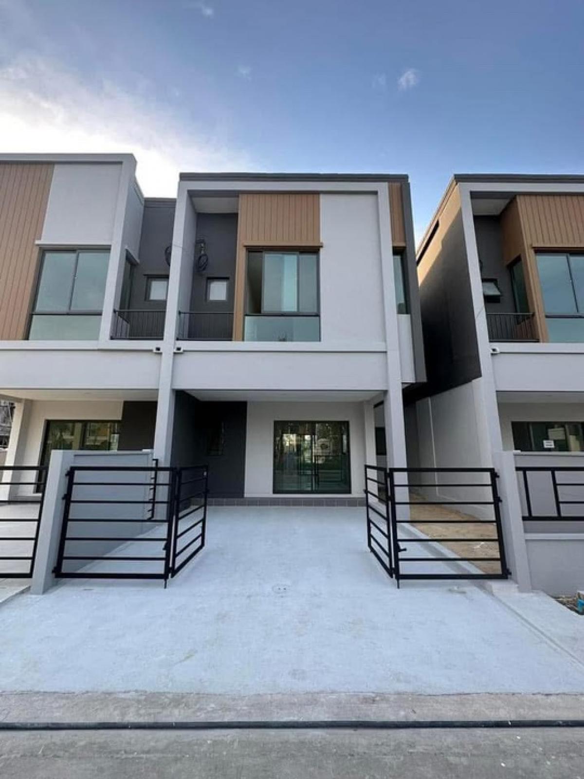 ให้เช่าทาวน์โฮมบางนา แบริ่ง ลาซาล : 🔥🚨🏡Townhome for rent ใกล้ Mega Bangna เพียง 4 นาที วิวสวน ร่มรื่น📍PLENO สุขุมวิท - บางนา 2