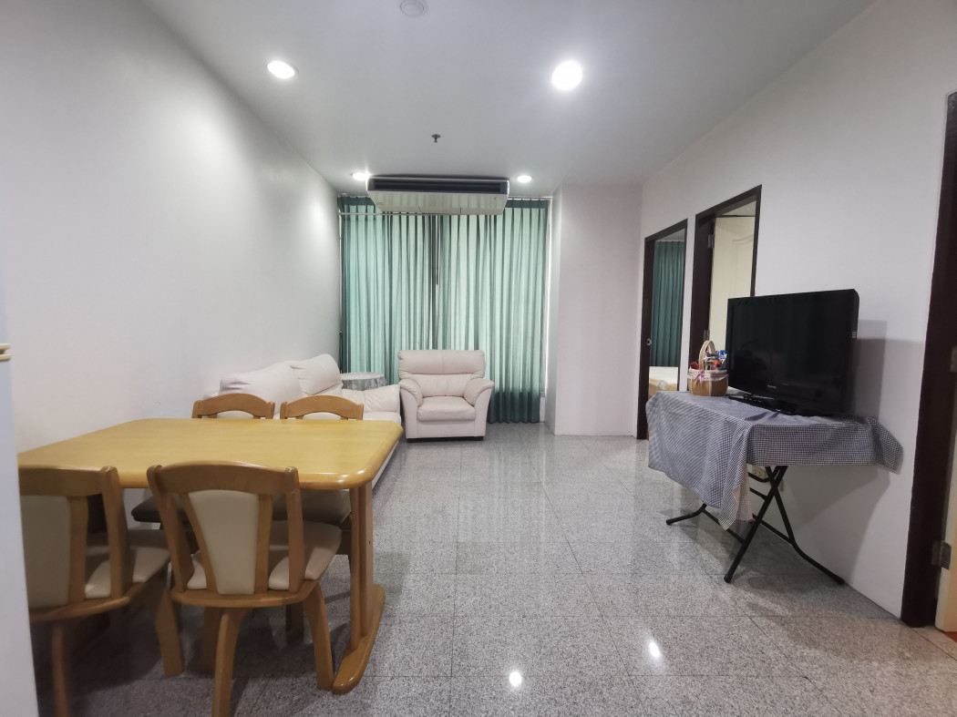 For SaleCondoSathorn, Narathiwat : Condo for rent, Sathorn House Condominium, 64.50 sq m, ready to move in, next to BTS Surasak