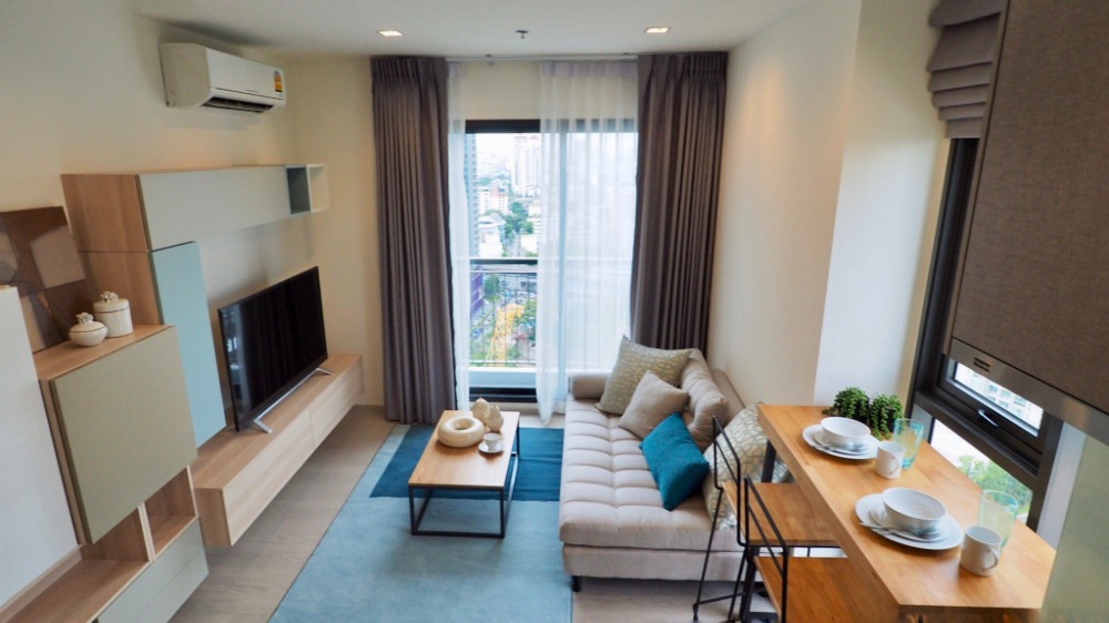 For RentCondoSukhumvit, Asoke, Thonglor : Beautifully decorated room for rent, very good price!! 1 bedroom, 1 bathroom, 50 sq m, with bathtub, very high floor